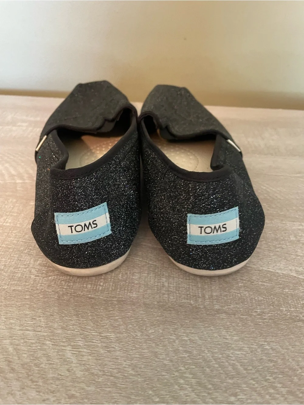 TOMS Classic black Sparkle SLIP-ON Flats 9.5w Comfort shoe Premium Style glitter